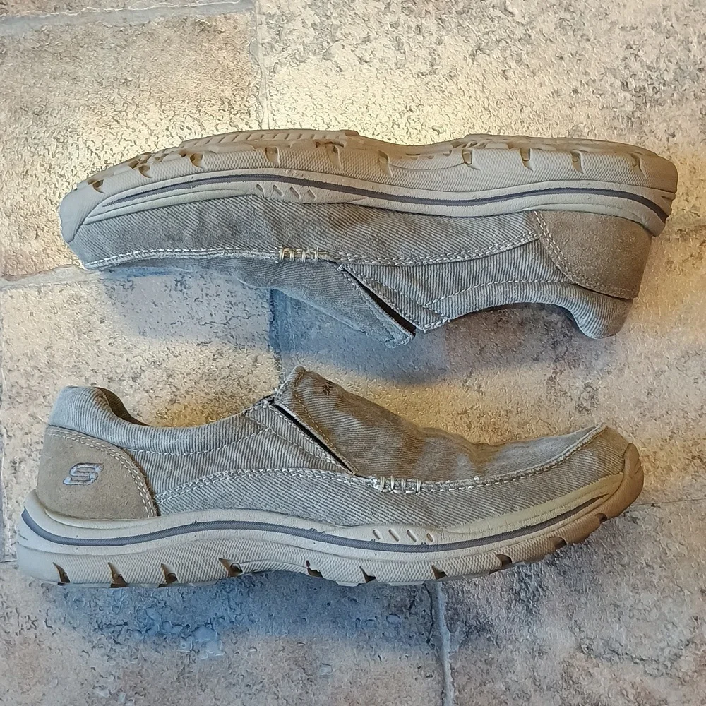Skechers Relaxed Fit Memory Foam shoes size 7.5 - Picture 7 of 10